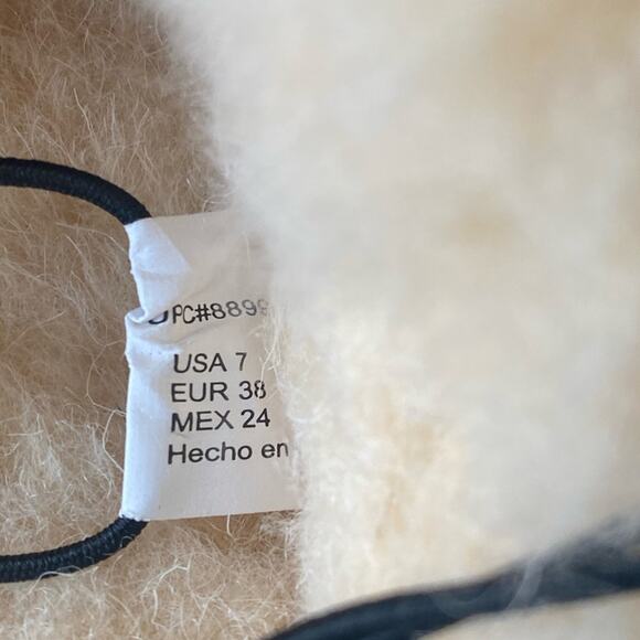 NWOT Pawz by Bearpaw Mackenzie Suede Scuff Slipper Size 6-6.5 - Picture 9 of 10